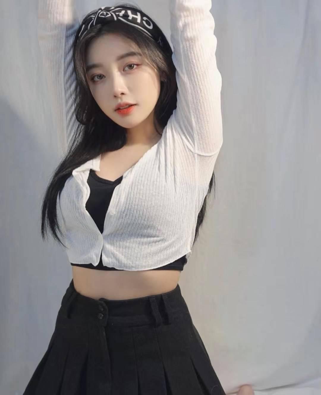 朝阳温柔型妙龄女孩新货.清秀无风尘味.苗条玲珑各种姿势