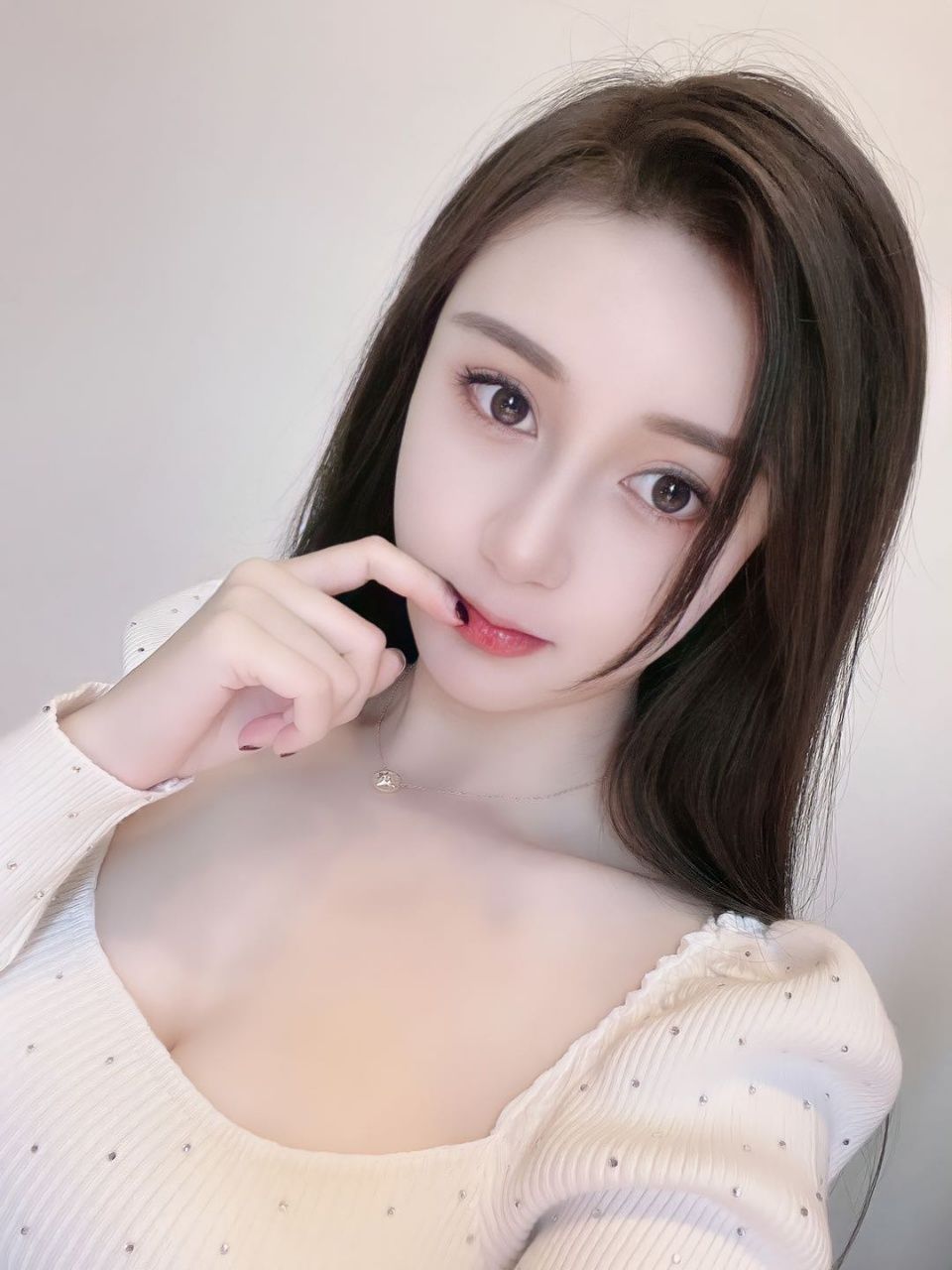 娇喘如情人般摸着咪咪后入