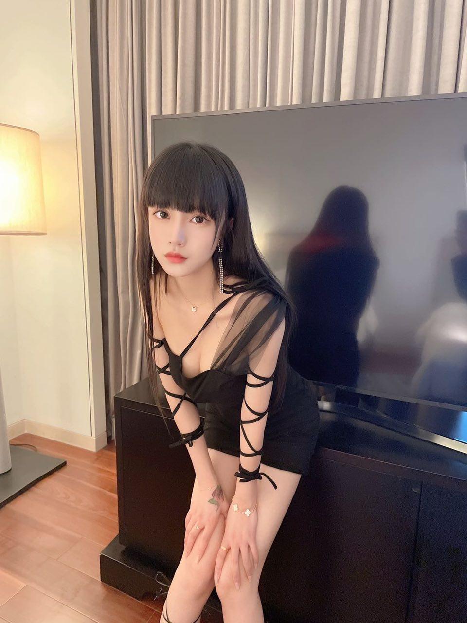 年初验证的小sao货，是个水妹