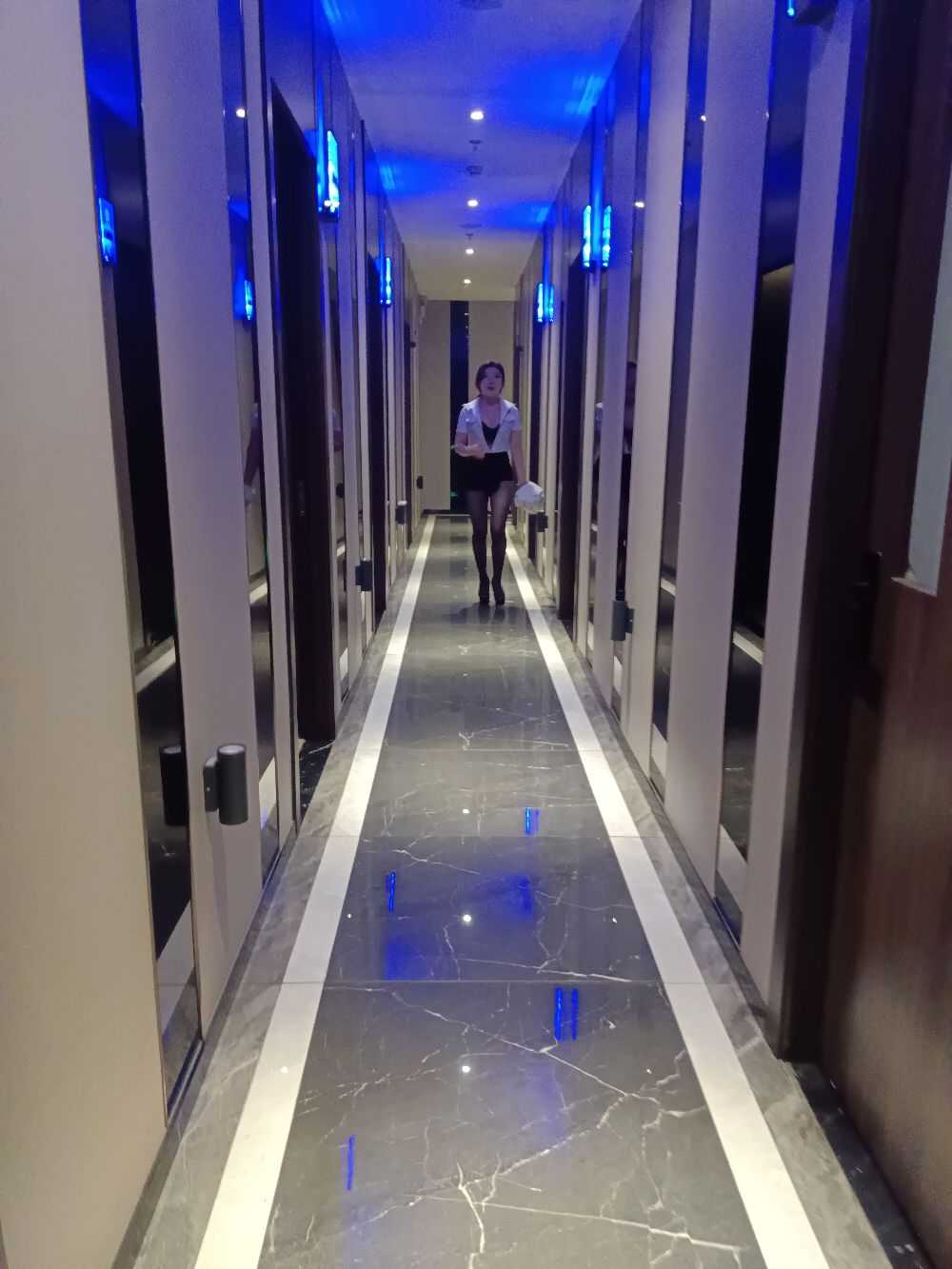 静安丝足海选spa会所