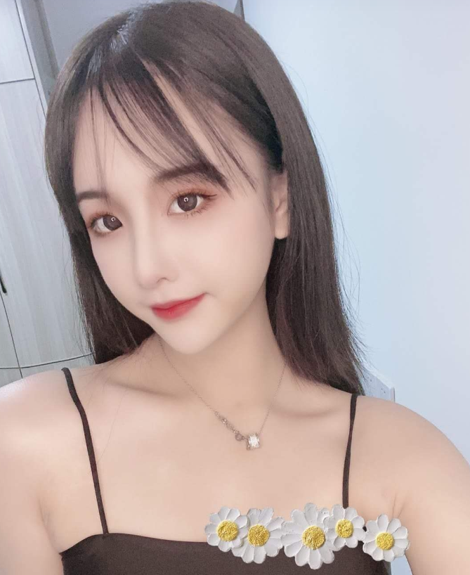 18岁小嫩女好玩又好艹