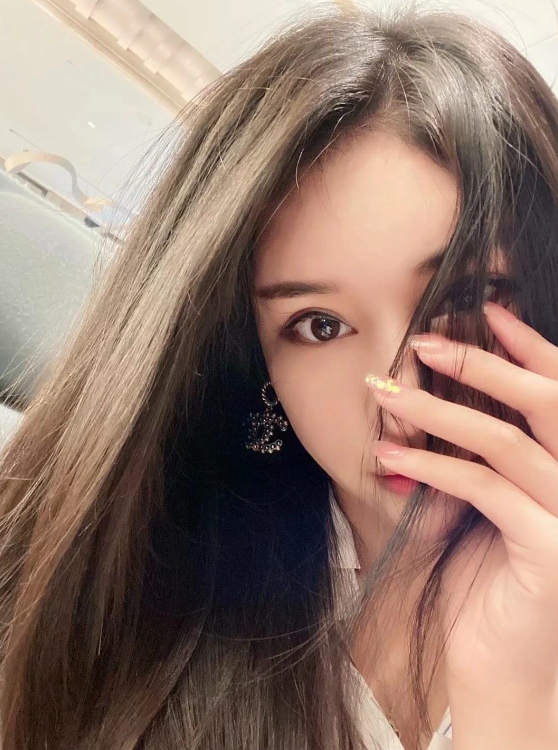 武汉炮打美女兼职小姐姐