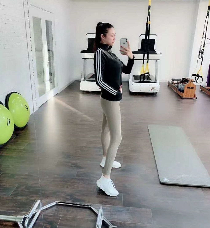 大胸妹妹 身材丰满 前凸后翘 服务热情