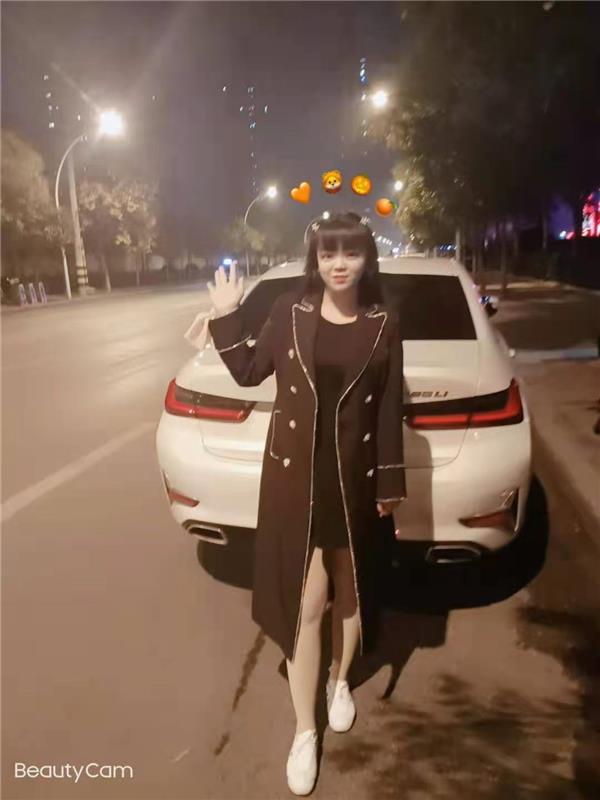 妙龄大胸Sao货，300起步可以双飞